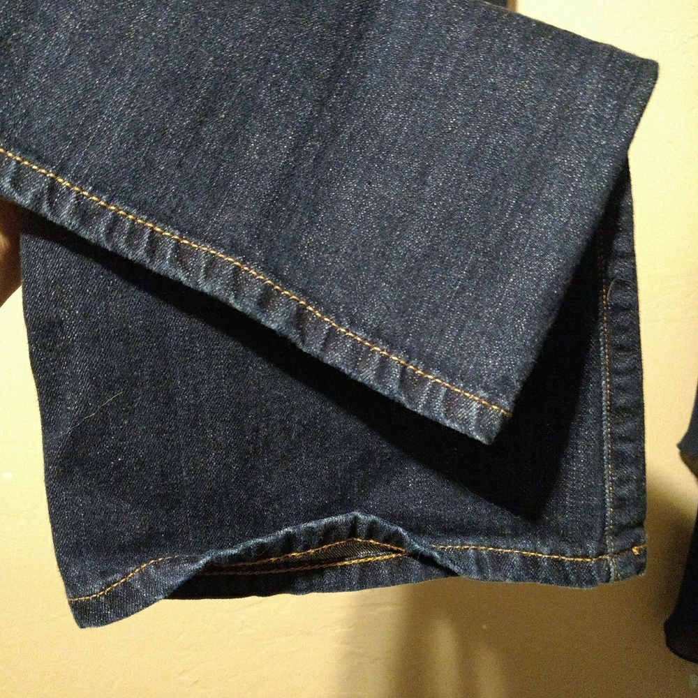 BOGO** Levi jeans - Picture 3 of 8